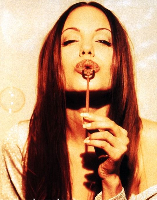 http://rozup.ir/up/axclip/Pictures/1390/1/Persian-Angelina-Jolie-8(WwW.AXCLIP.RozBlog.CoM).jpg