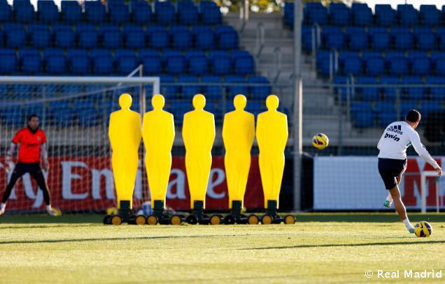 عکس های جالب و زیبای رونالدو در تمرینات رئال مادرید__fifapix.rozblog.com__