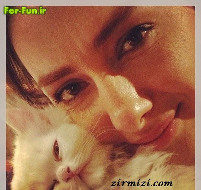 عکس هانیه توسلی با گربه خوشکلش 
