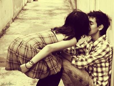 http://rozup.ir/up/ghamava/Pictures/asheghane/Girl_romantic_kiss.jpg