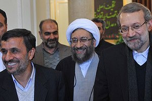 از قدم ‌زدن  دو نفره قاضی‌القضات و احمدی‌نژاد تا خنده‌های سه نقره سران سه قوه +  تصاویر