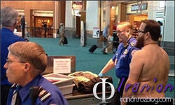 برهنه شدن شهروند آمریکایی در اعتراض به اسکنرهای فرودگاه +عکس