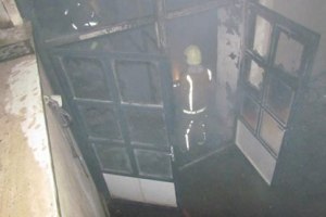 تصاویر/ نجات 7 شهروند گرفتار در آتش