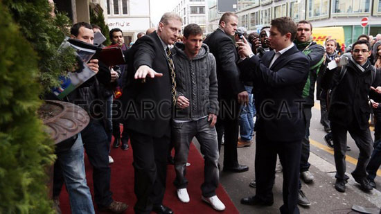 http://rozup.ir/up/justbarca/Pictures/gala2/3.jpg