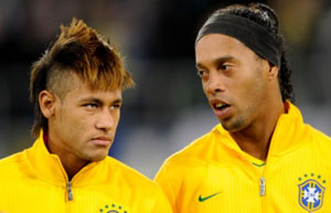 http://rozup.ir/up/justbarca/news_6/Ronaldinho_Neymar.jpg