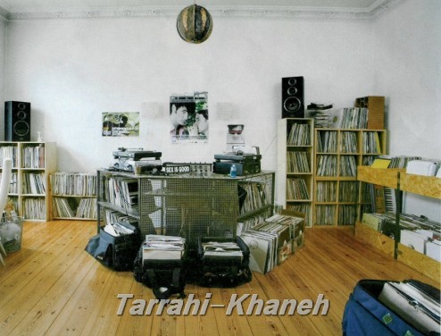 http://rozup.ir/up/tarrahi-khaneh/Pictures/Home-Office-Designs/Workspaces-of-Composers-DJs-and-Music-Enthusiasts/125_494x376.jpg