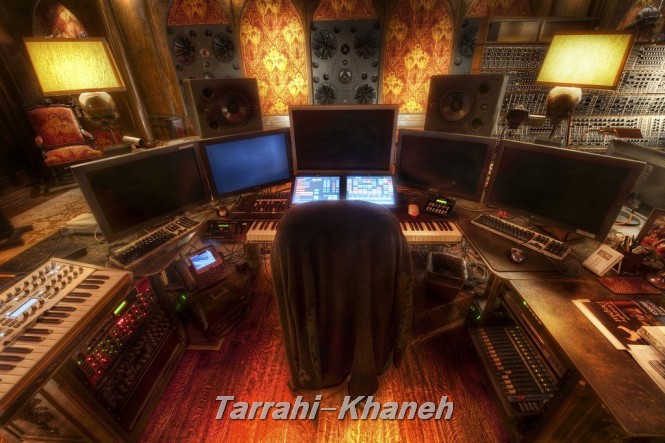 http://rozup.ir/up/tarrahi-khaneh/Pictures/Home-Office-Designs/Workspaces-of-Composers-DJs-and-Music-Enthusiasts/hans_zimmer_workspace_665x443.jpg