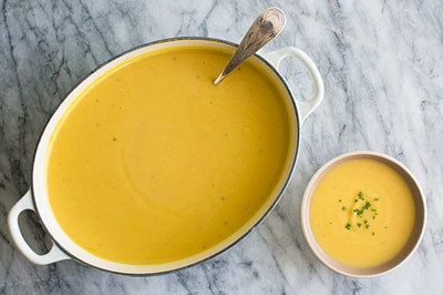 آموزش طرز تهیه سوپ گل کلم و پنیر چدار