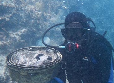  کشف گنج 500 ساله در اعماق دریا +عکس