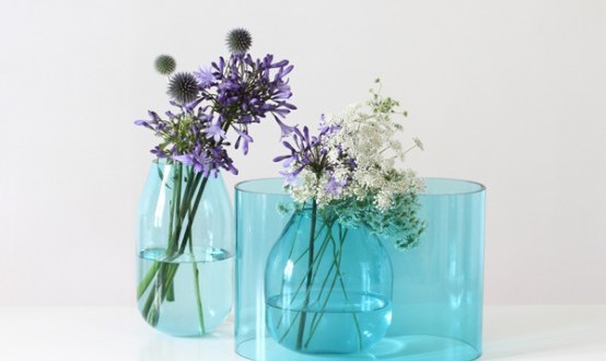 گلدان های شیشه ای آبی رنگ