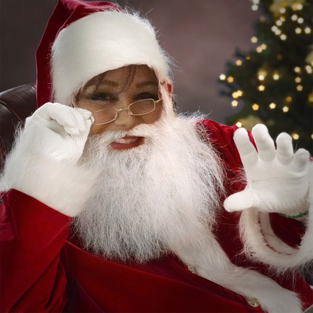  بهنوش بختیاری در لباس بابانوئل ۲۰۱۵