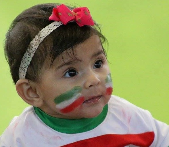 عکس تماشاگران دختر و پسر ایرانی در جام ملت های آسیا ۲۰۱۵