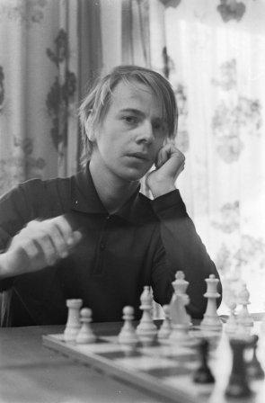 https://rozup.ir/up/analysis/Chess/Sicilian/Ulf_Andersson_1971.jpg