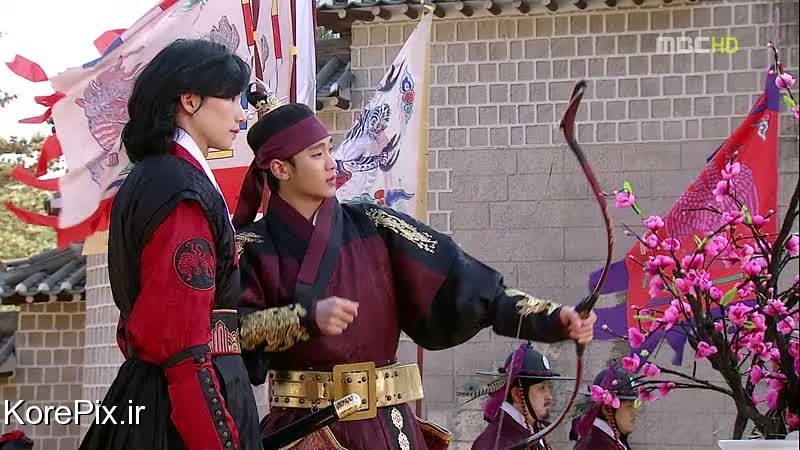 امپراطور لی هون و محافظ شخصی