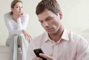 همسر شما هم با خانم غریبه ای پیامک بازی می کند؟
