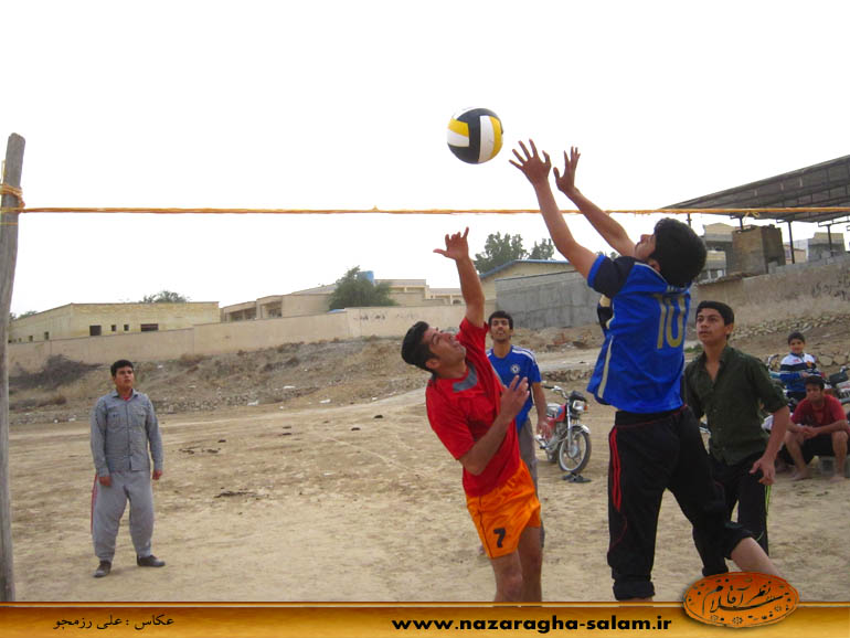 بازی والیبال جوانان نظرآقا در زمین خاکی - یاسین نظرآقایی