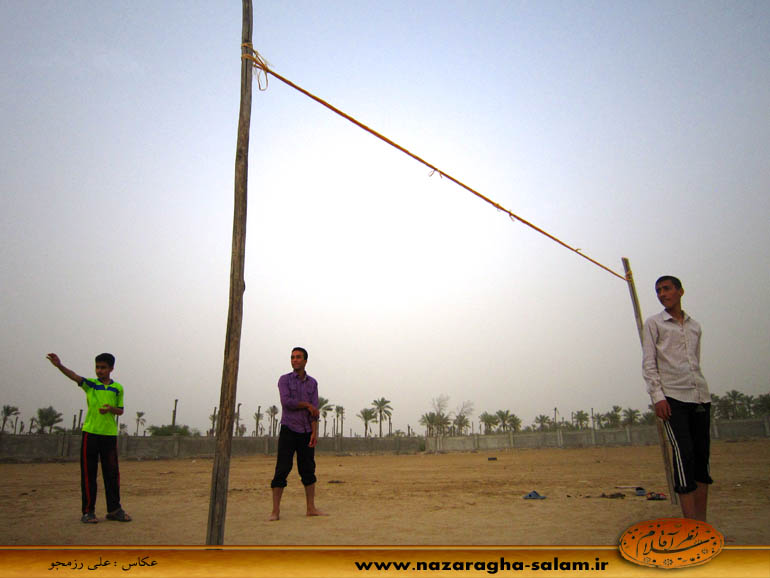 بازی والیبال جوانان نظرآقا در زمین خاکی - رضا رضایی