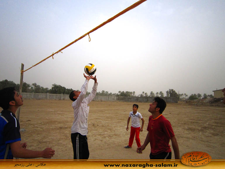 بازی والیبال جوانان نظرآقا در زمین خاکی - محمد شمس