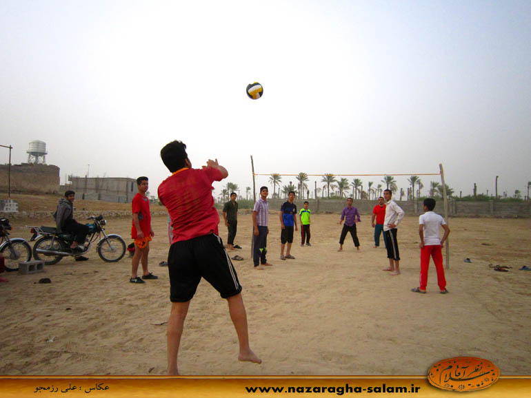 بازی والیبال جوانان نظرآقا در زمین خاکی - شهرام رزمجو
