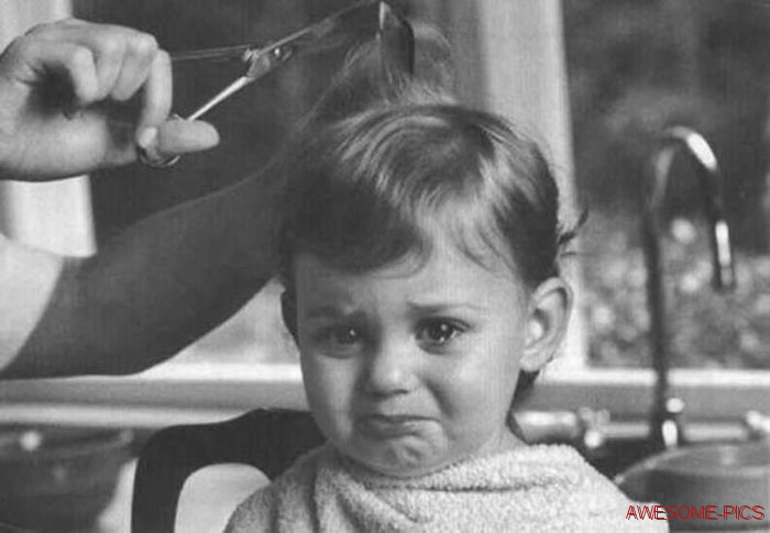 عکس مو کوتاه کردن یه بچه با نمک