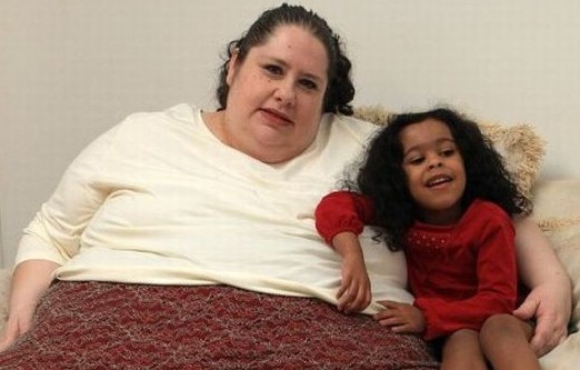 زنی که قصد دارد چاق ترین زن جهان شود! +عکس