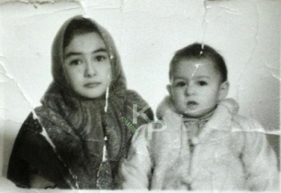 کودکی هانیه توسلی و خواهرش   