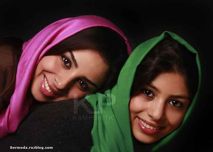 فتانه ملک محمدی و خواهرش  