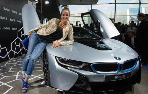 معرفی و عکس های BMW I8