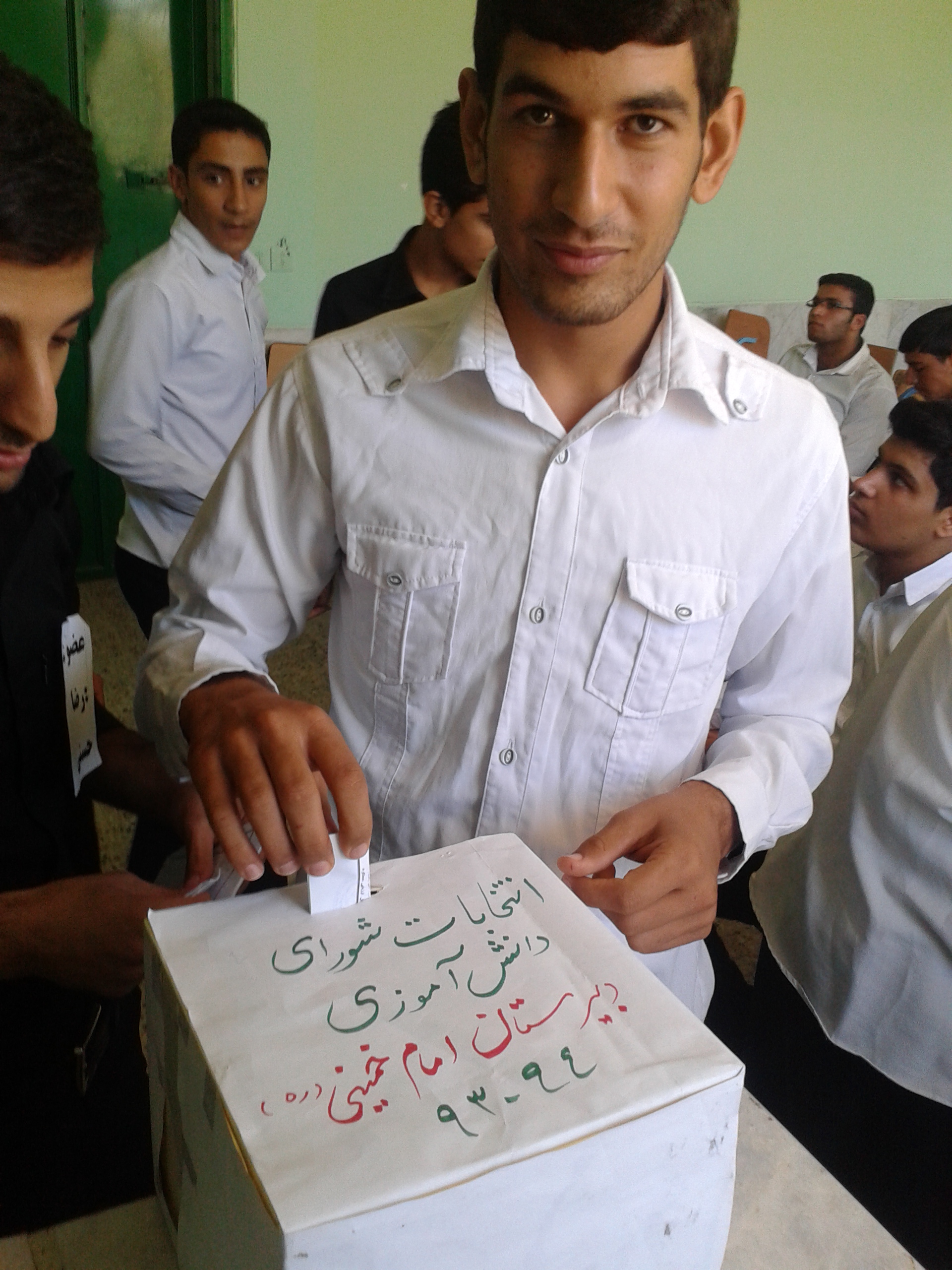 دبیرستان امام خمینی شهر کنارتخته