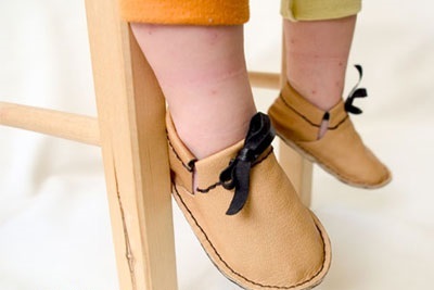 آموزش دوختن کفش چرمی بچه‌گانه