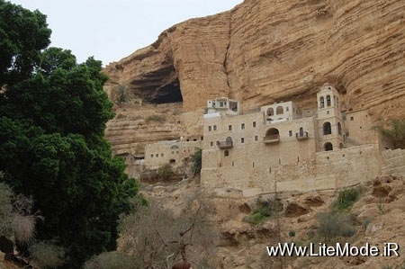 رونمایی جواهری در دل بیابان + عکس