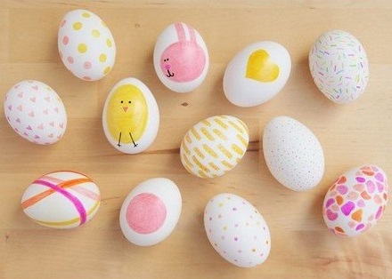 تزیین و رنگ کردن تخم مرغ عید