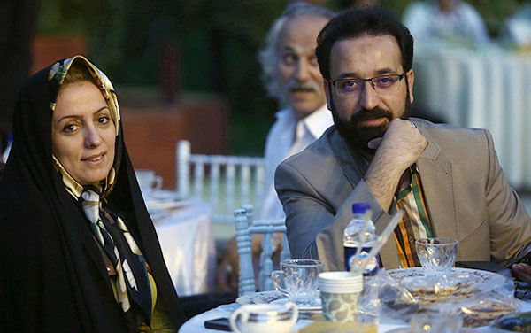 مجری جنجالی و همسرش در مراسم افطاری +عکس