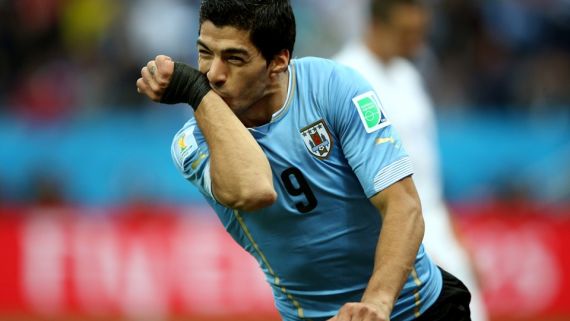 توقف اروگوئه در خاک عربستان/ اولین بازی سوارز پس از جام‌جهانی/عکس