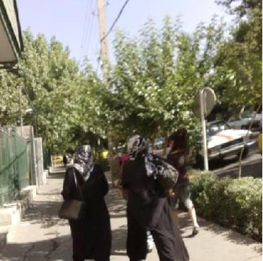 بدحجابی یک دختر جوان در تهران