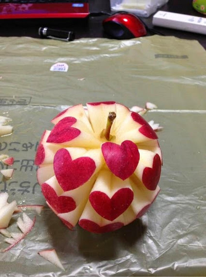 سیب عاشق! + عکسی