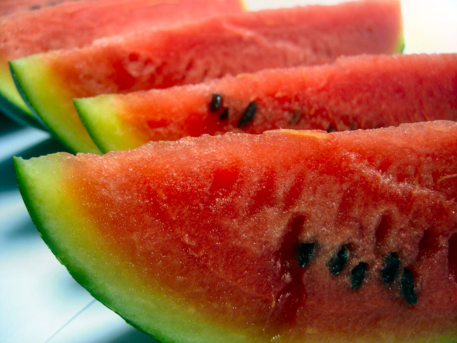 تابستان آب هندوانه بخورید!
