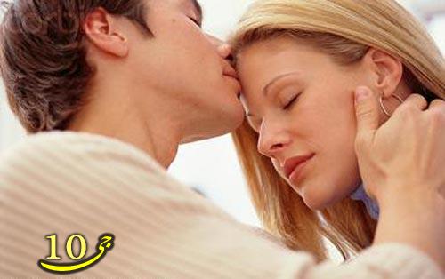 چگونه بوسه‌های خاطره‌انگیز برای همسرتان بسازید 