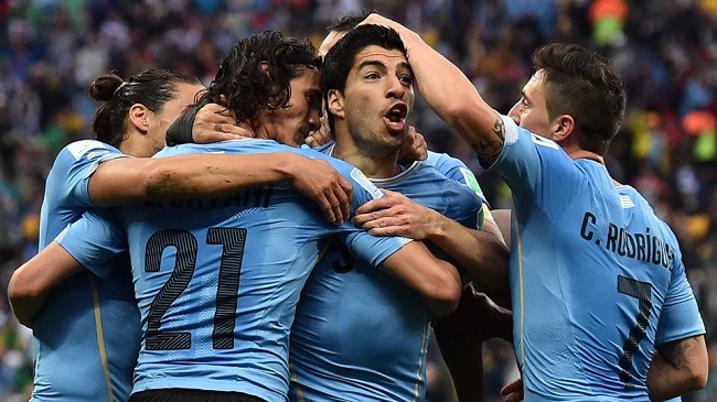اروگوئه با درخشش سوارز انگلیس را شکست داد/ سه شیر در آستانه حذف