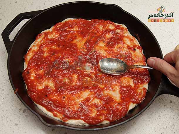 https://rozup.ir/up/khabarcom/Mykitchen/Pictures/food/20130121-pan-pizza-lab-recipe-28jpg.jpg