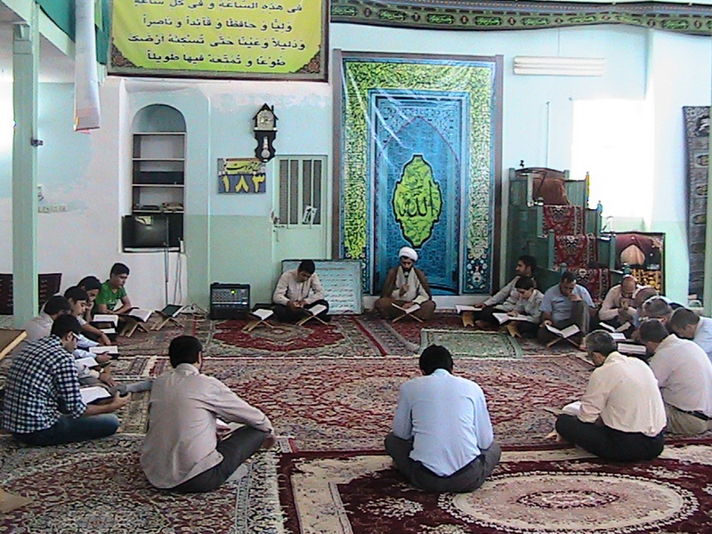مراسم ختم قرآن در مسجد امام حسین شهرک ایثار گران برگزار شد +عکس