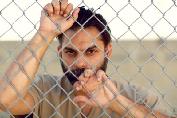 ماجرای خودکشی بازیگر ایرانی در گوانتانامو