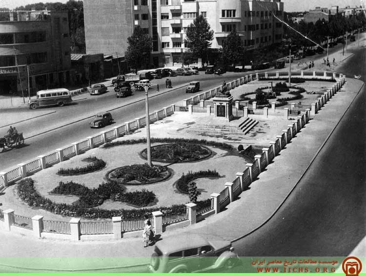 عکس : میدان فردوسی ؛ 70سال قبل 