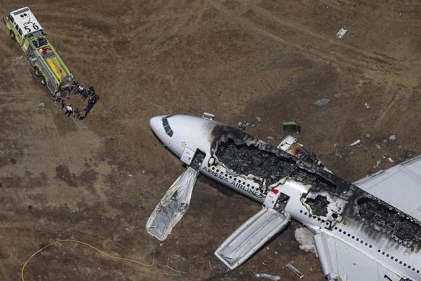 سقوط بوئینگ ۷۷۷ در سانفرانسیسکو+تصاویر,سقوط هواپیپمای بوئینگ 777,سقوط هواپیما بوئینگ 777 در سانفرانسیسکو,سانفرانسیسکو,سقوط هواپیما,هواپیمای بوئینگ 777 ,