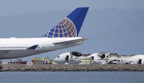 سقوط بوئینگ ۷۷۷ در سانفرانسیسکو+تصاویر,سقوط هواپیپمای بوئینگ 777,سقوط هواپیما بوئینگ 777 در سانفرانسیسکو,سانفرانسیسکو,سقوط هواپیما,هواپیمای بوئینگ 777 ,
