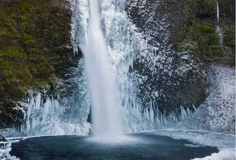 آبشارهای یخ زده