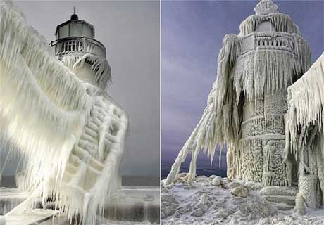 مجسمه های یخی طبیعی