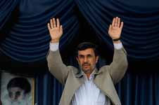 احمدی‌نژاد در جمع خبرنگاران بر «راه انقلاب و خدمتگزاری» تاکید کرد