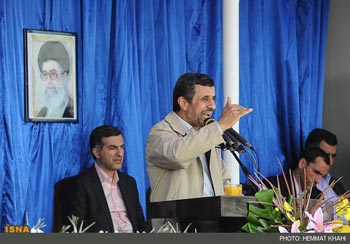 احمدی‌نژاد: هیچکس نباید رهبری را در انحصار خود بداند