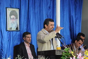 احمدی‌نژاد: برخی افراد برای شورای نگهبان نسخه می‌پیچند 